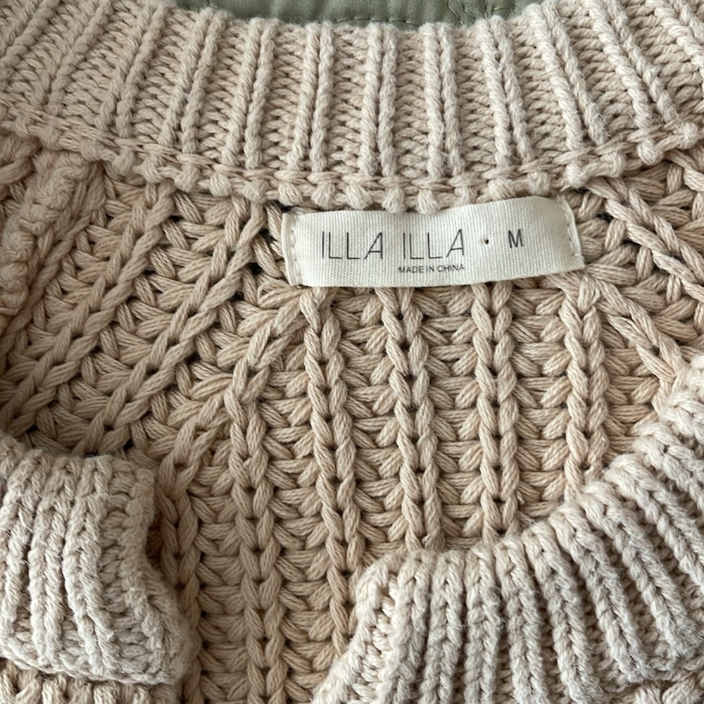 Sweater by ILLA ILLA in size medium - Picture 5 of 10